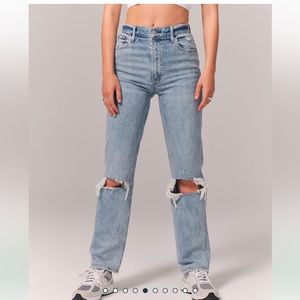 Abercrombie Ultra High Rise 90s Straight Jean Ripped